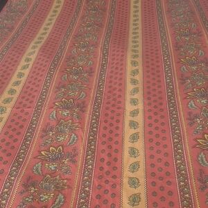 Elegant Le Cluny Floral Dining Tablecloth Round- Red and Orange